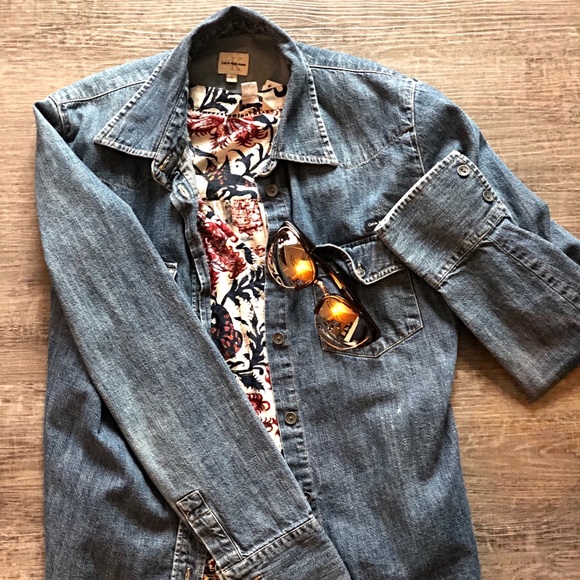 🌻Calvin Klein Jean Button-Up🌻 - Picture 4 of 7